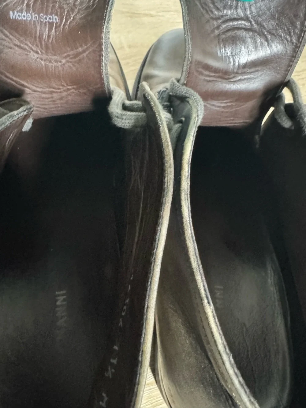 Magnanni men's 11.5M leather chukka boots